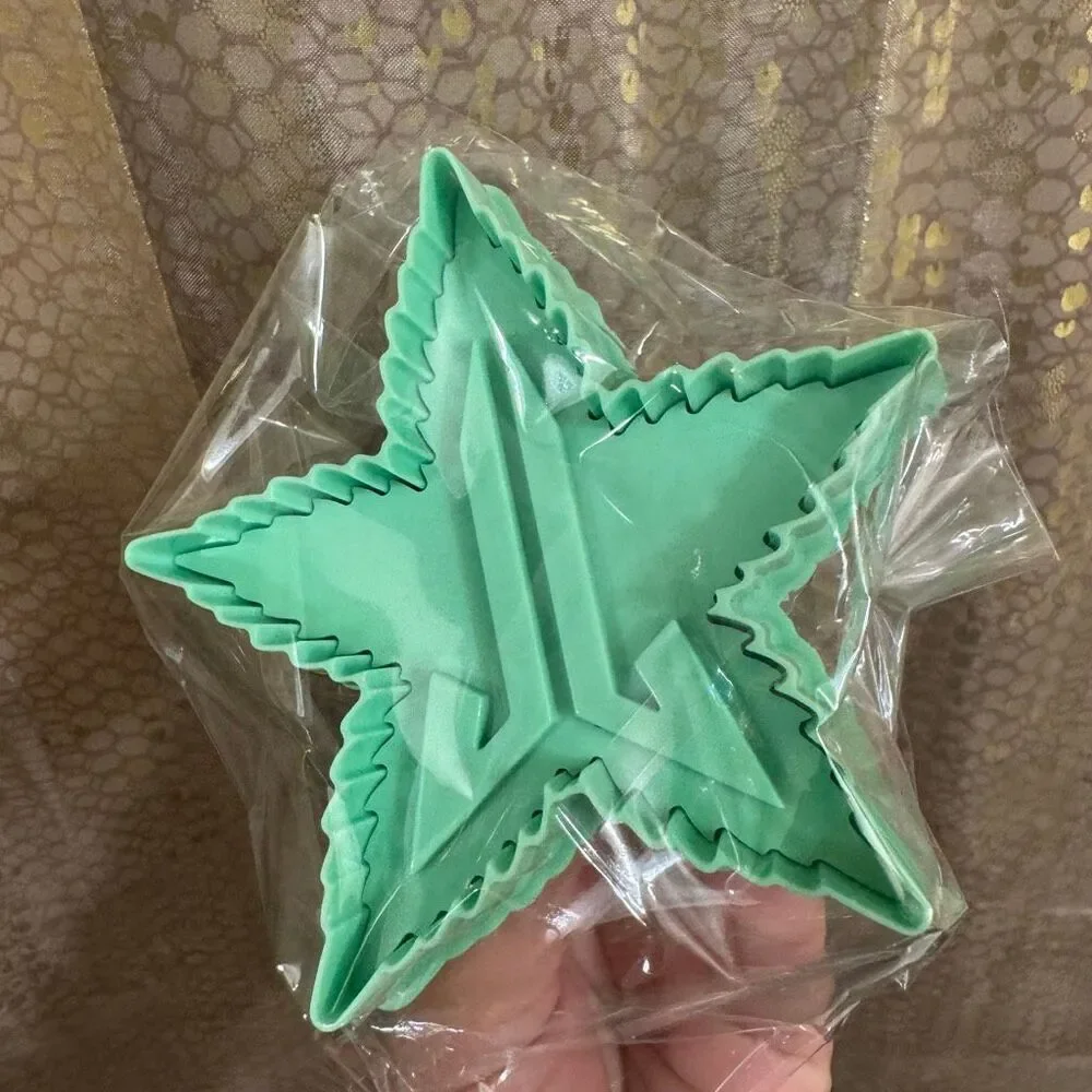 Limited Edition Jeffree Star Brand New Cookie Cutter Holiday Set Of 6 2020